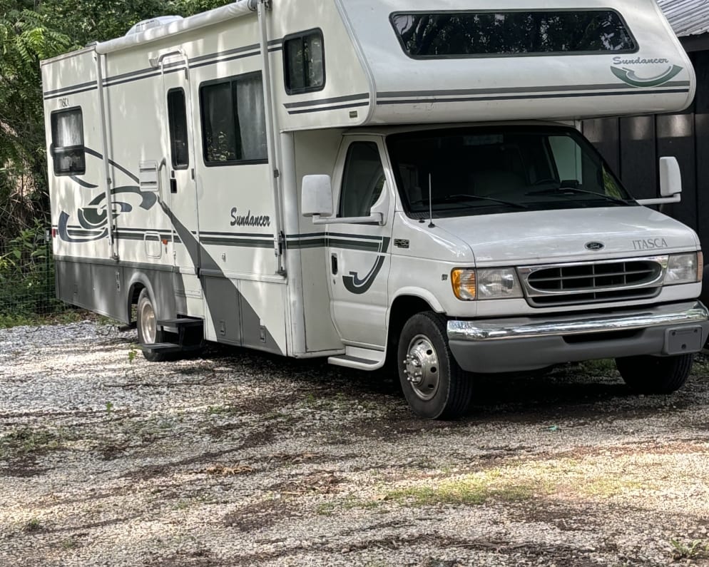 2000 Itasca Sundancer available for rent in Seneca Missouri