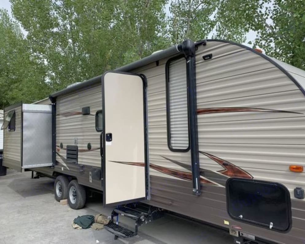 2017 Cherokee Grey Wolf  by Forest River for rent in 68104