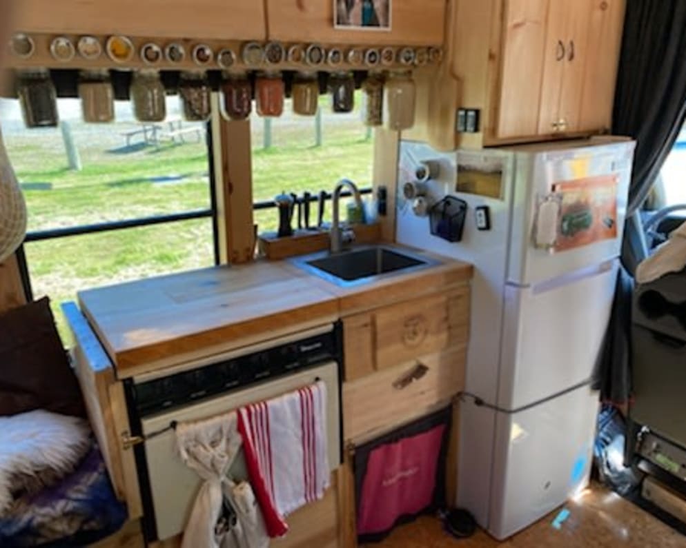 2011 Savana 3500  by GMC for rent in J8N 6B6