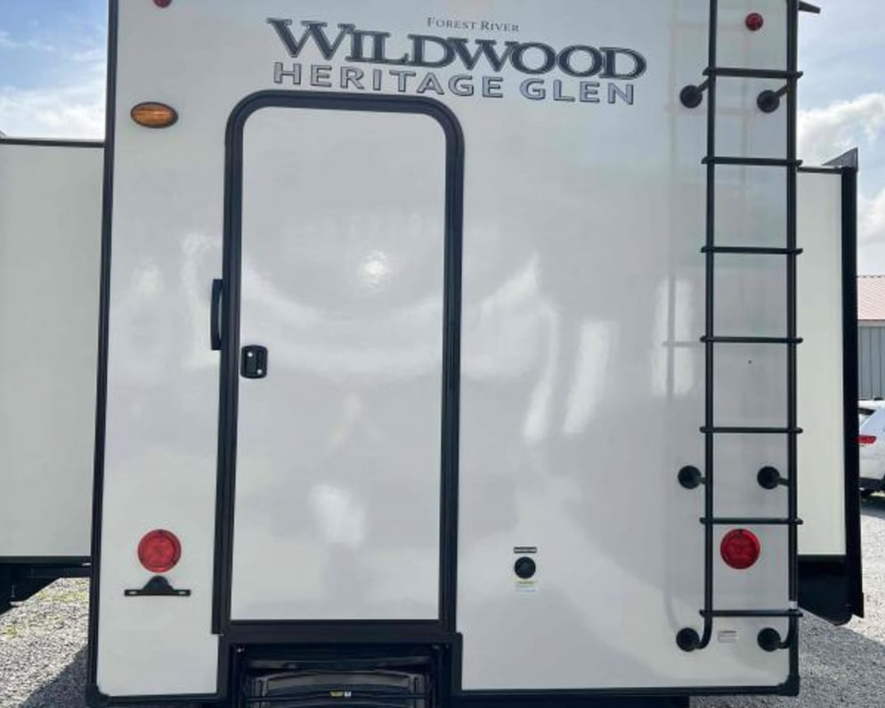 2020 Forest River Wildwood Heritage Glen Fifth Wheel for rent in Lancaster Kentucky