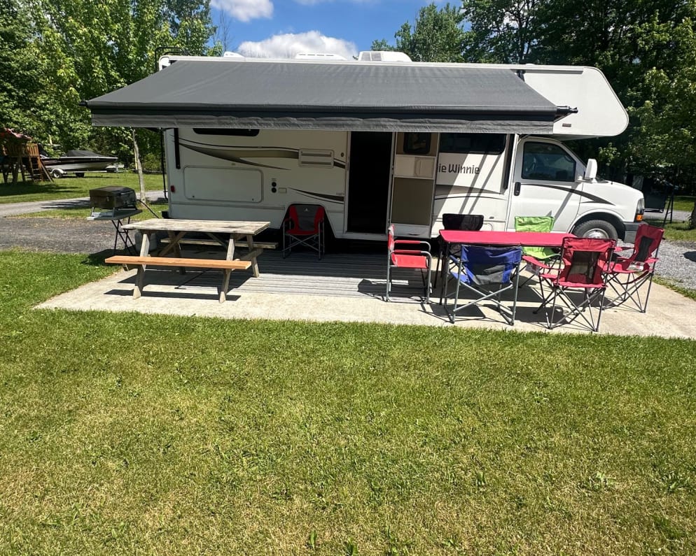 2013 Winnebago minnie winnie available for rent in lasalle Quebec
