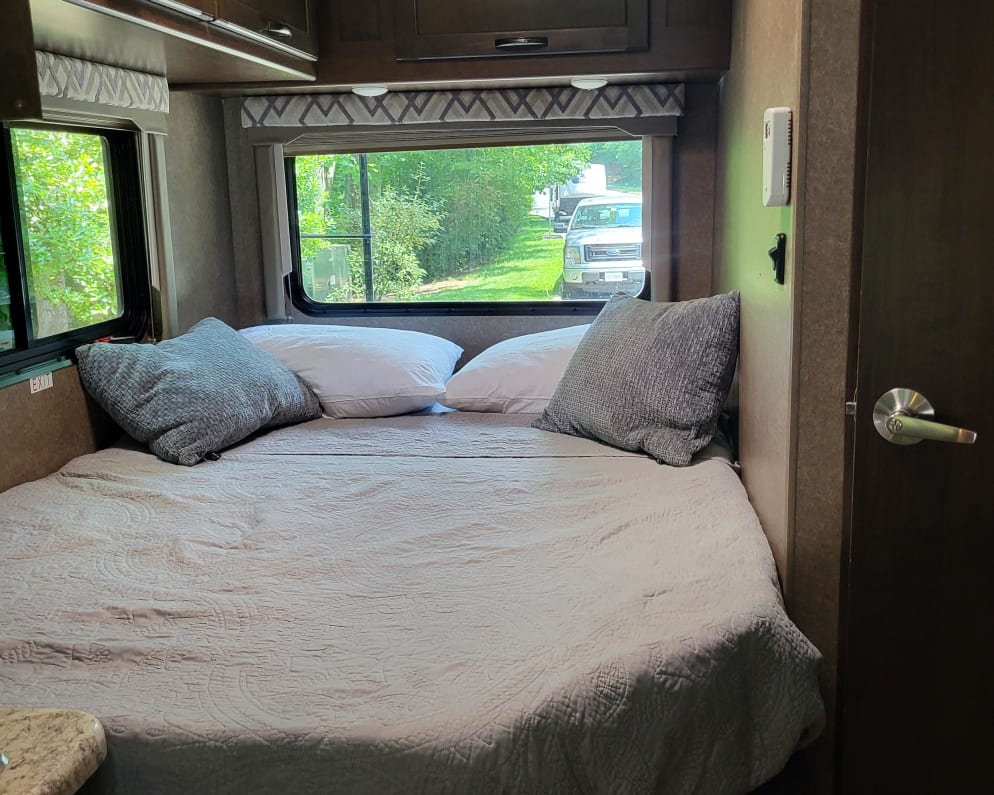 2020 Thor Four Winds available for rent in Burke Virginia