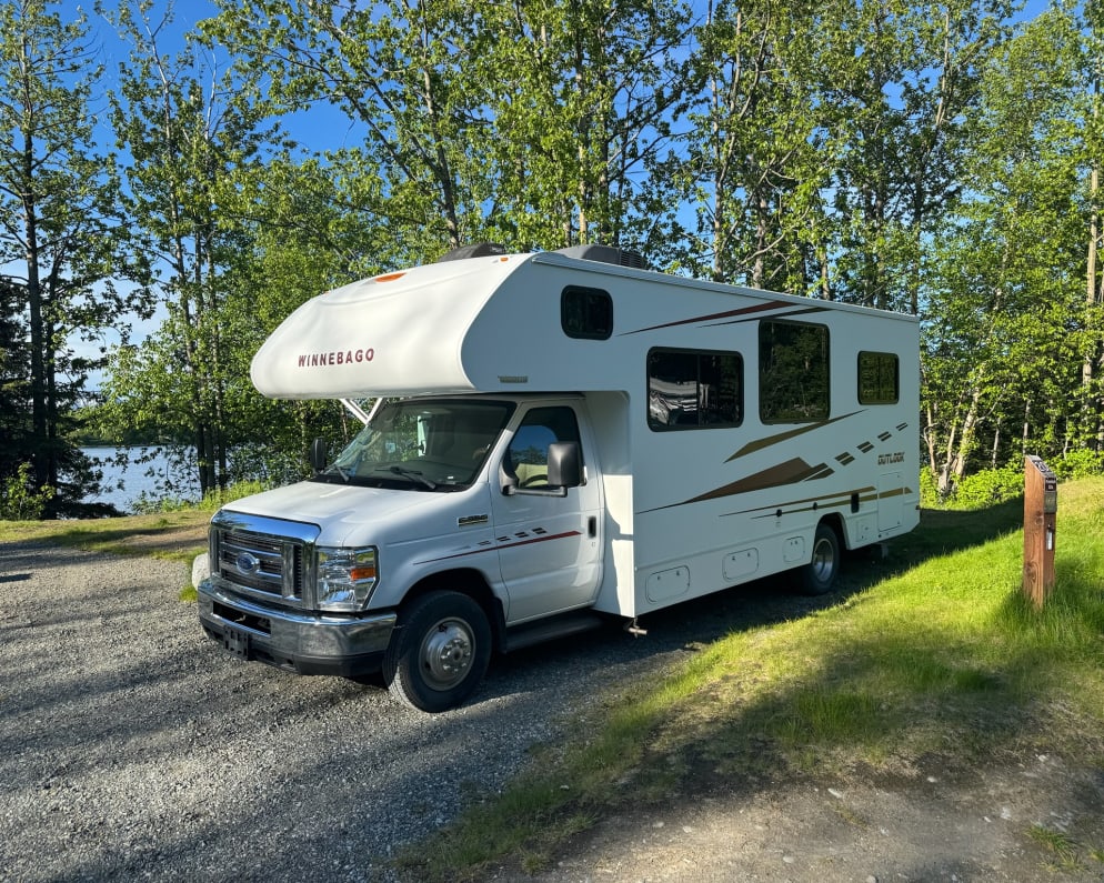 2019 Winnebago Outlook
