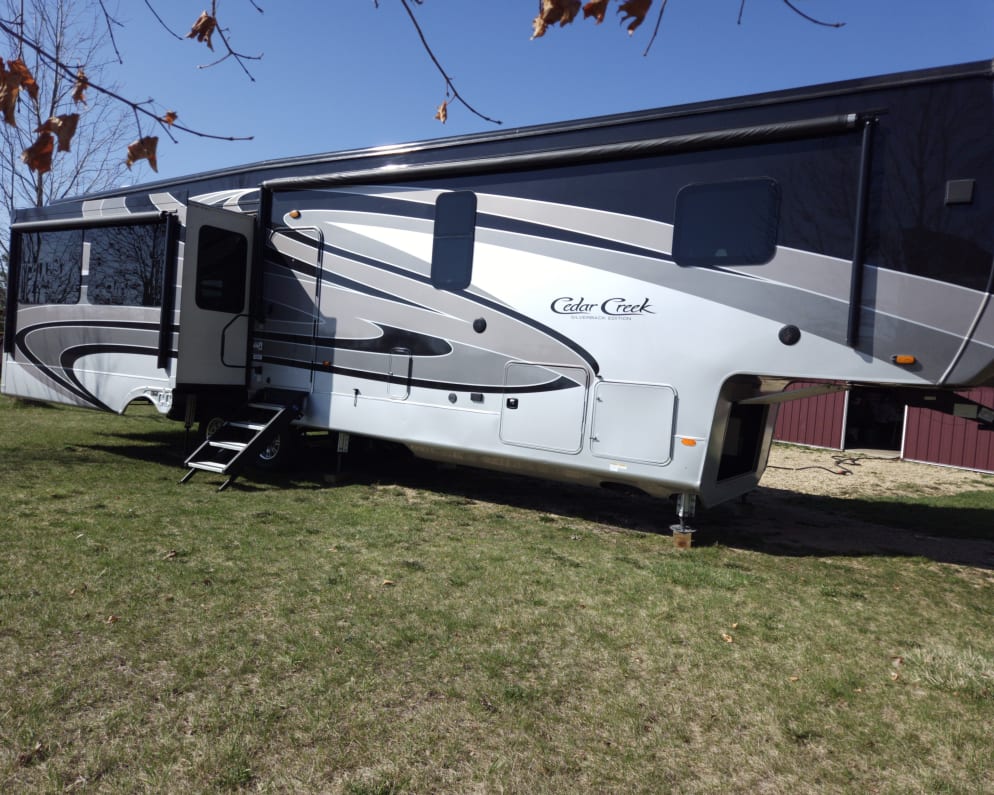 2020 Cedar Creek Silverback available for rent in Rio Wisconsin