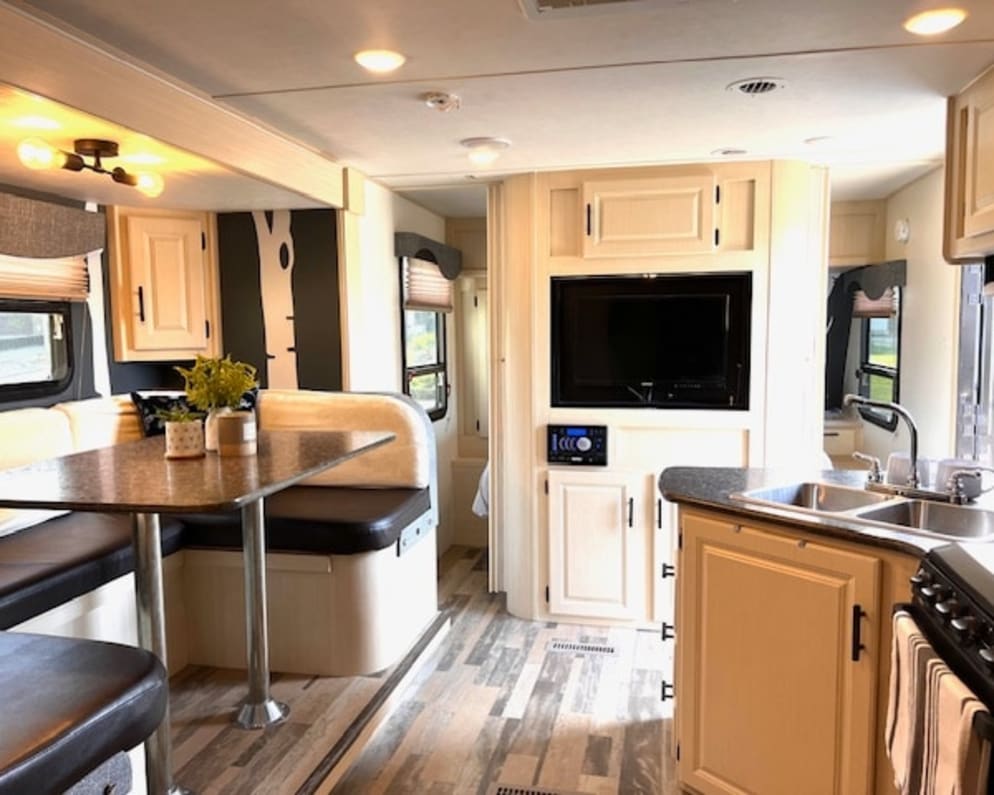 2016 Winnebago Minnie Winnie available for rent in Lakewood Colorado