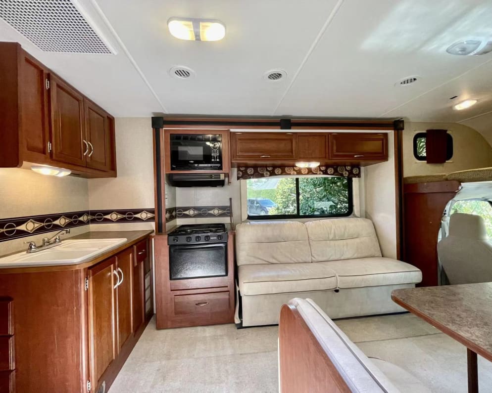 2015 Itasca Spirit Class C for rent in Surrey British Columbia