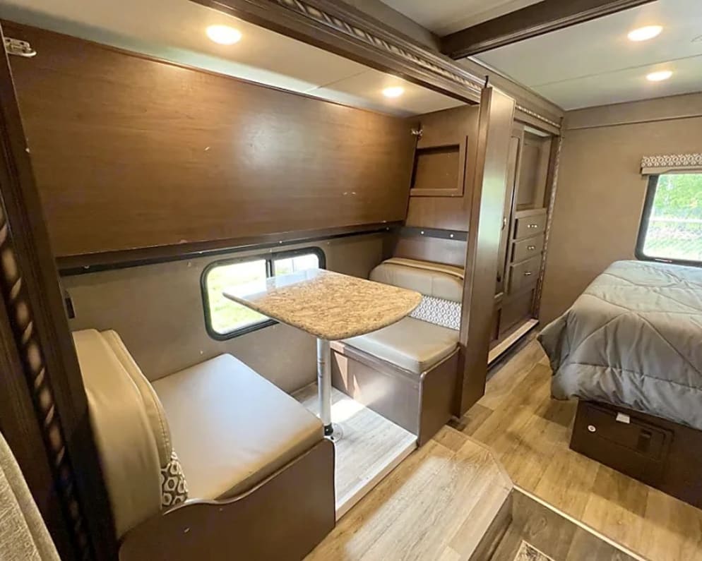 2017 Thor Motor Coach Freedom Elite Class C for rent in Rochester Minnesota