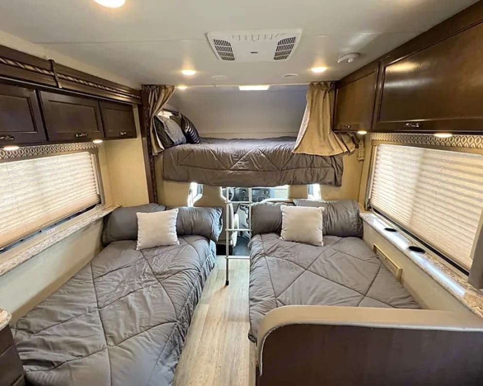 2017 Thor Motor Coach Freedom Elite available for rent in Rochester Minnesota