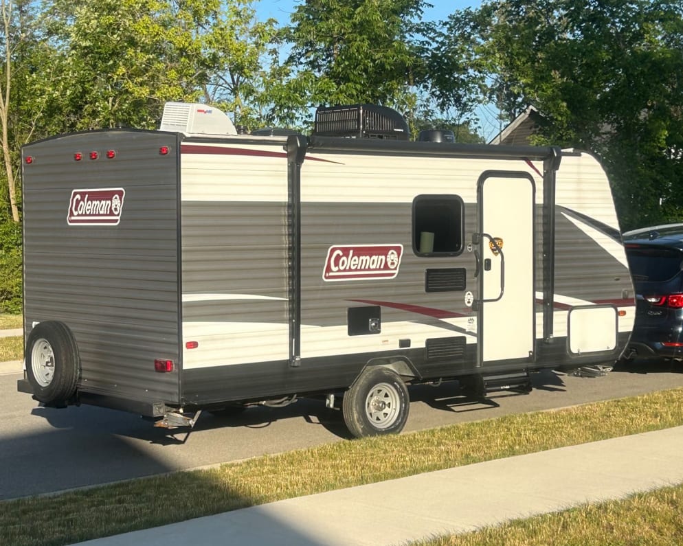 2020 Coleman Lantern 17FQ available for rent in Fort Wayne Indiana