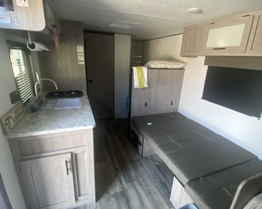 2024 Lantern LT 17b  by Coleman for rent in 76244