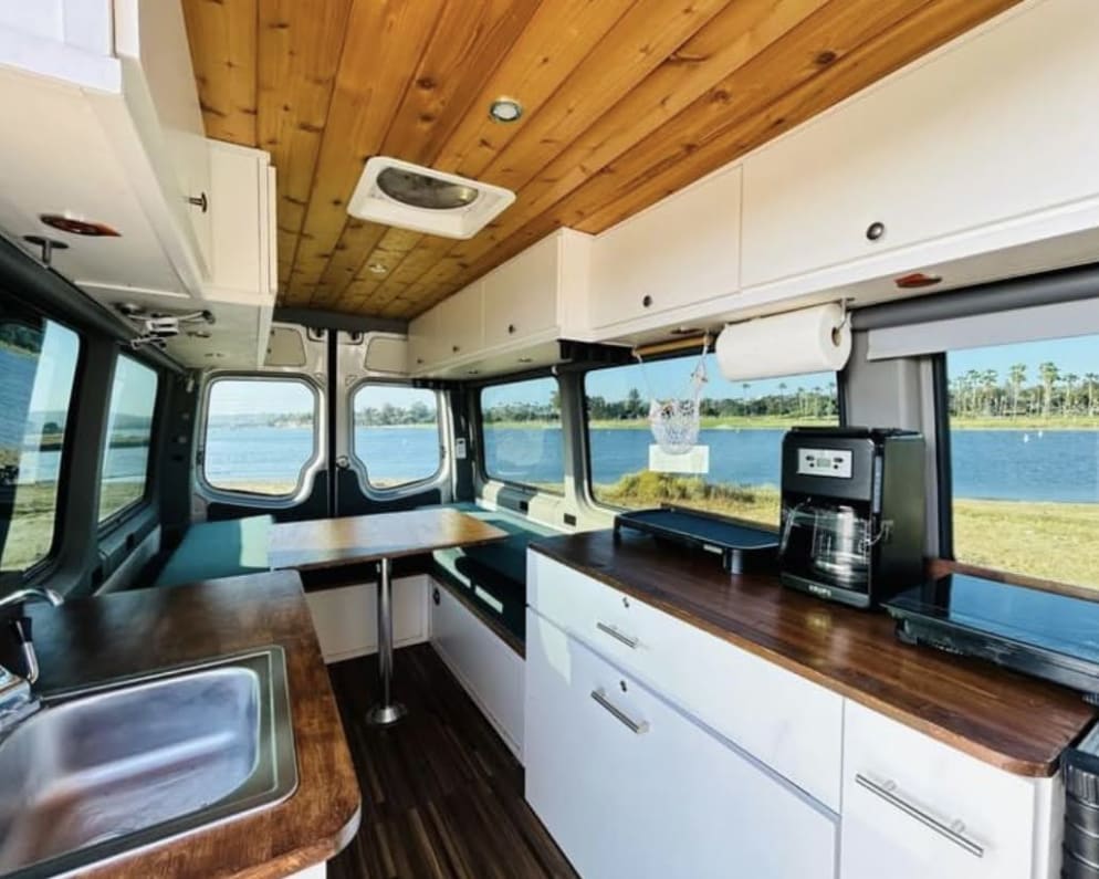 Class B RV for Rent in San Diego, California - RVUSA.com