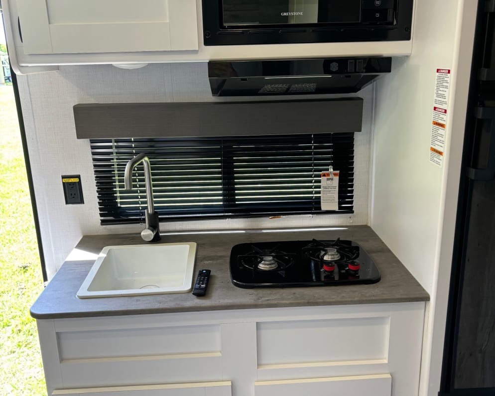 Travel Trailer RV for Rent in Angleton, Texas