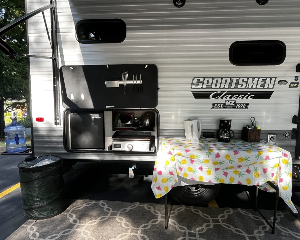 2021 KZ Sportmans Classic 191bhk available for rent in Champaign Illinois