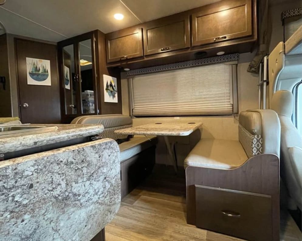 2019 Thor Motor Coach Freedom Elite