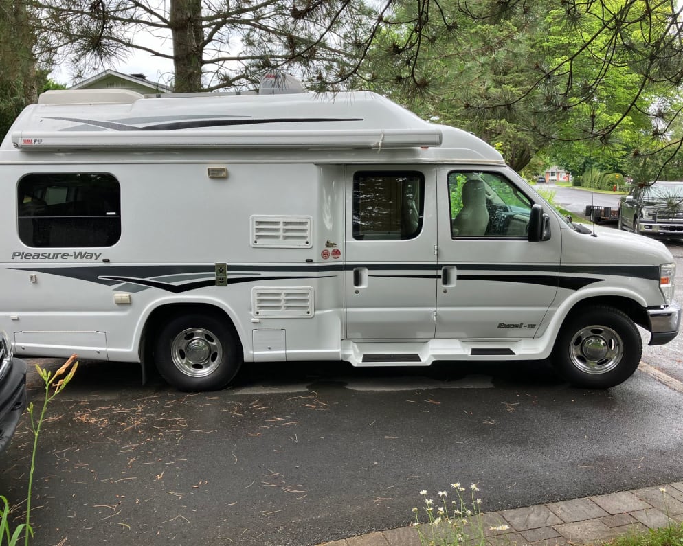 2011 Pleasure-Way Pleasure-Way Class B