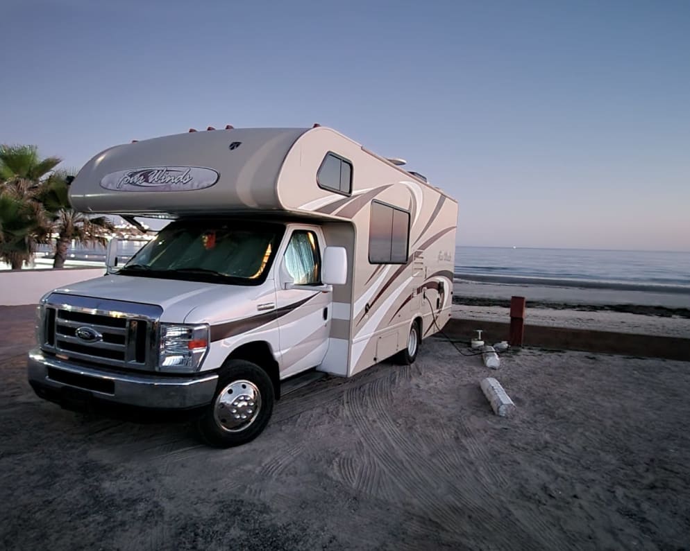2017 Thor Four Winds available for rent in Litchfield Park Arizona