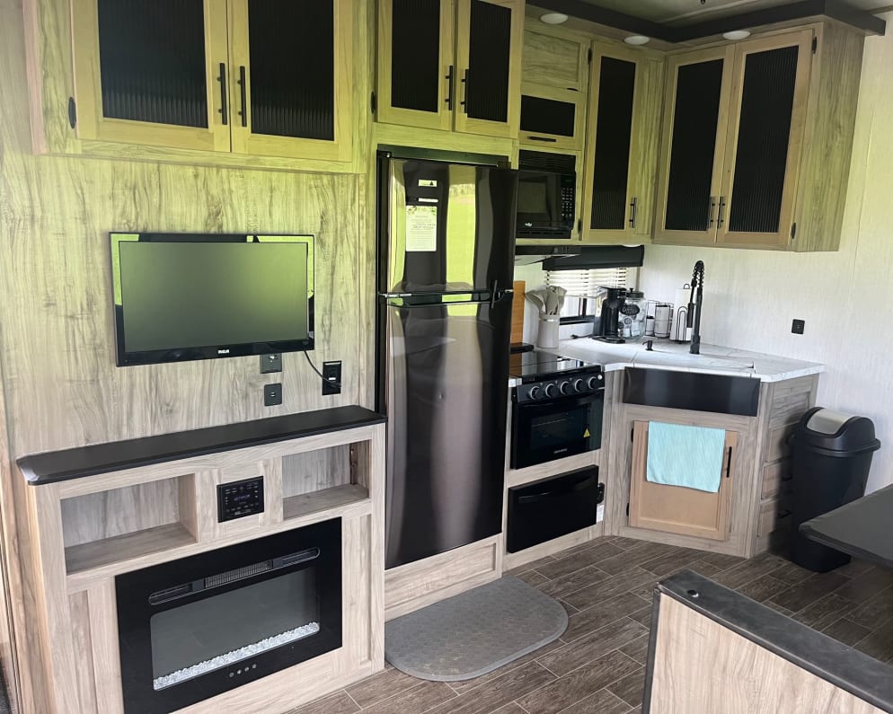 2021 Forest River Cherokee Arctic Wolf available for rent in Wilson Michigan