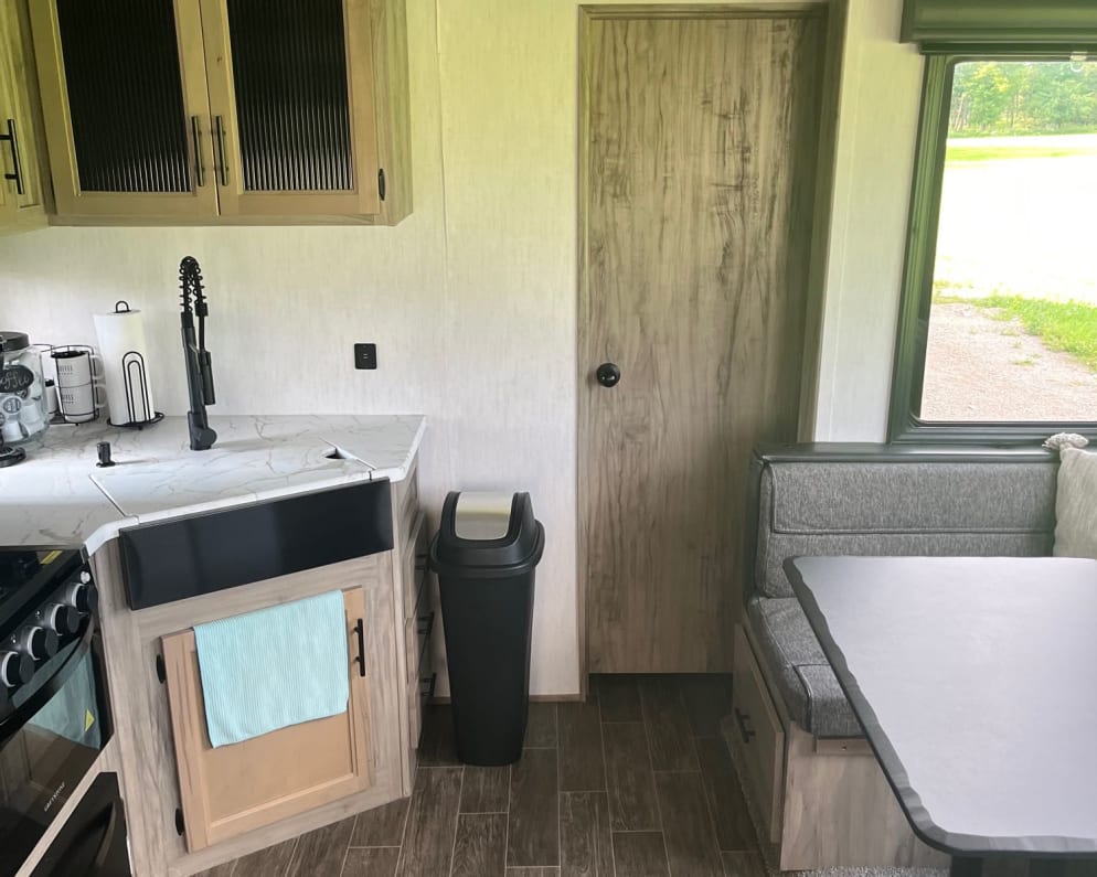 2021 Forest River Cherokee Arctic Wolf Fifth Wheel for rent in Wilson Michigan