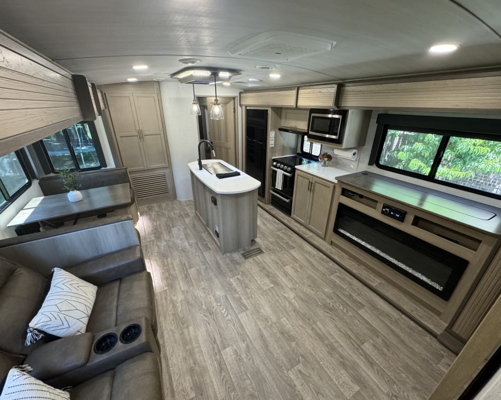 2024 Keystone RV 340BH Travel Trailer for rent in Maryville Tennessee