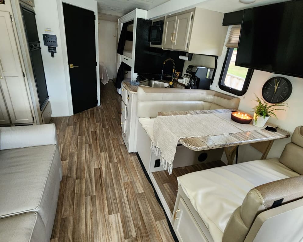 2018 Thor A.C.E. Class A for rent in Augusta Georgia