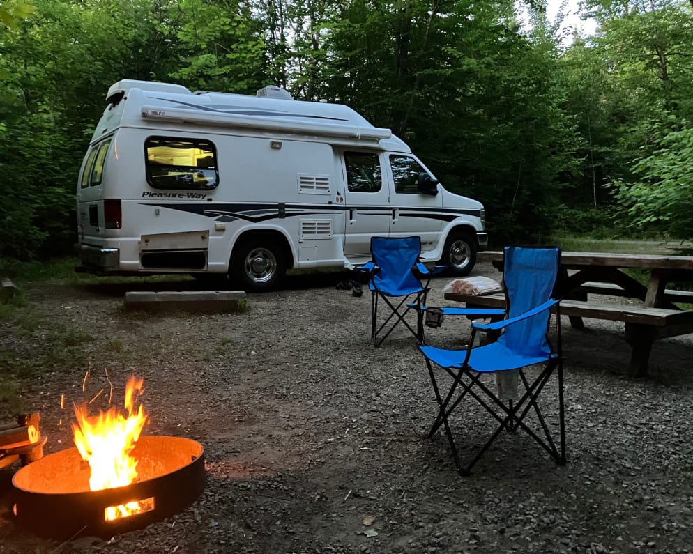 2011 Pleasure-Way Pleasure-Way Class B available for rent in Saint Bruno De Montarville Quebec
