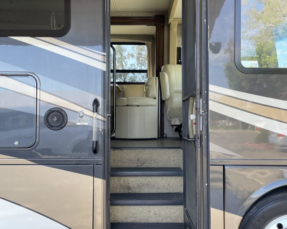 2017 Thor Miramar available for rent in Jurupa Valley California