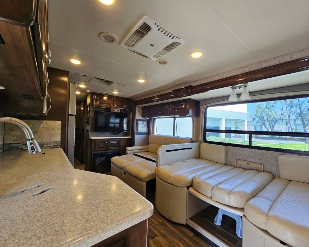 2017 Thor Miramar Class A for rent in Jurupa Valley California