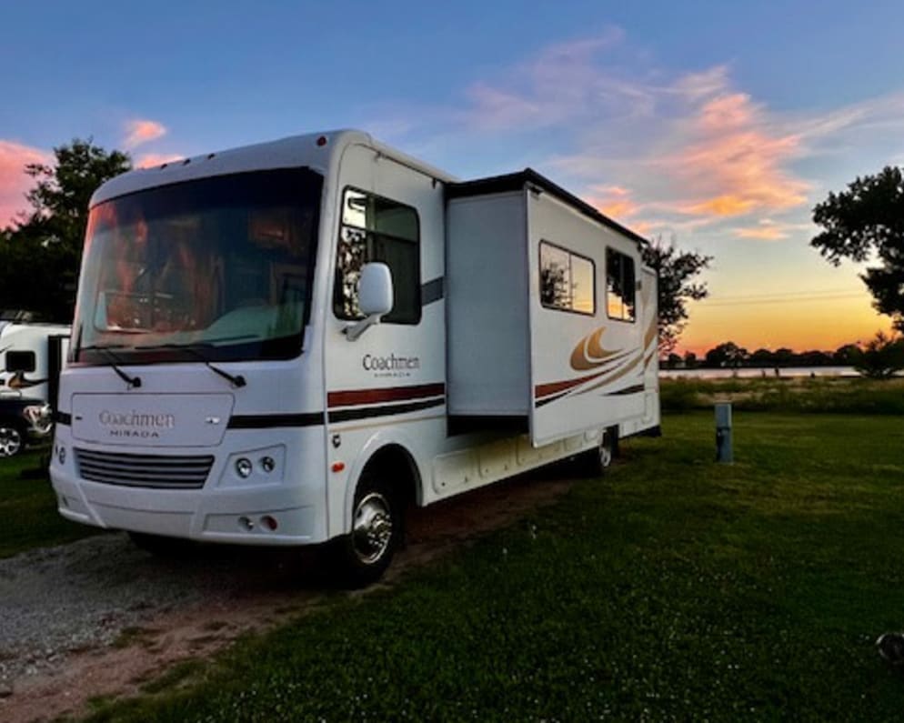 2011 Forest River Coachmen Mirada 32 DSF