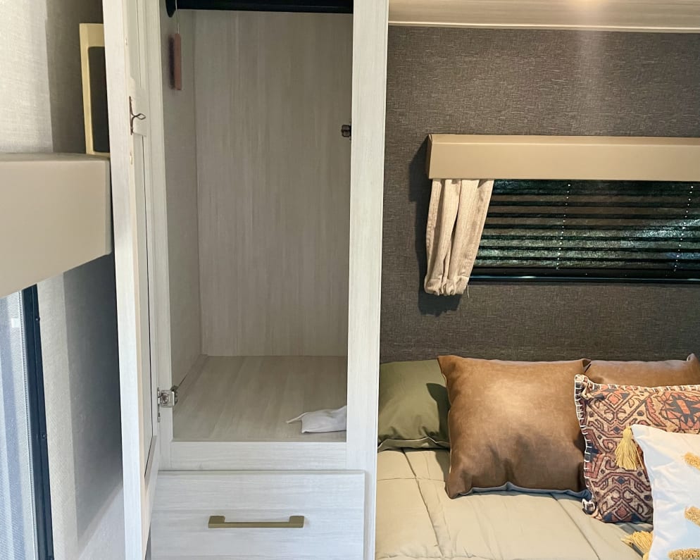 2024 Surveyor Legend  by Forest River for rent in 91390