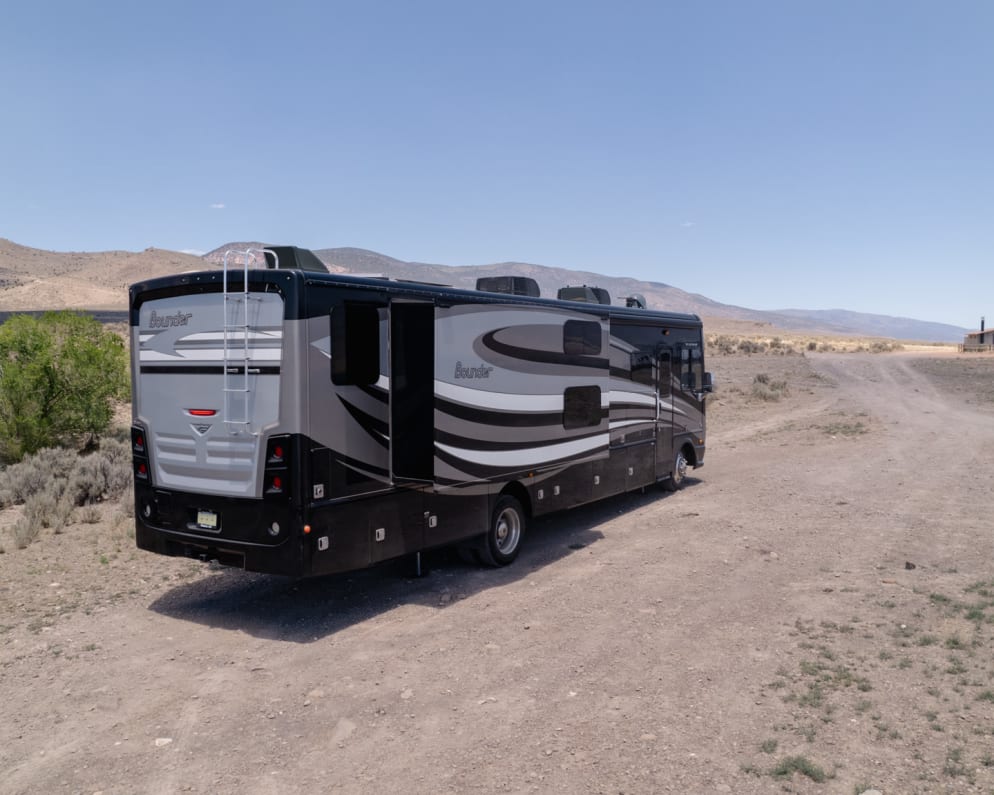 2017 Bounder Bounder Motorhome Class A for rent in Taylorsville Utah