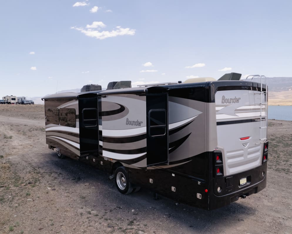 2017 Bounder Bounder Motorhome available for rent in Taylorsville Utah