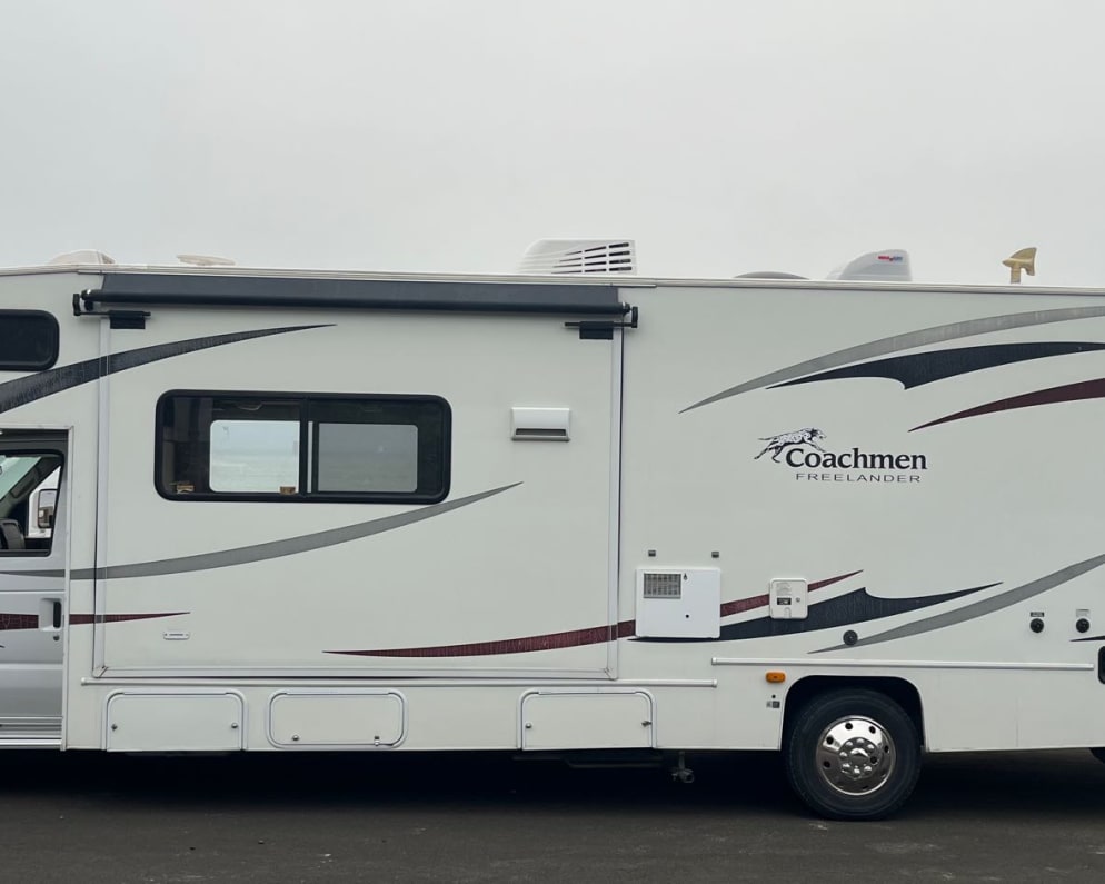 2011 Freelander  by Coachmen for rent in 92692