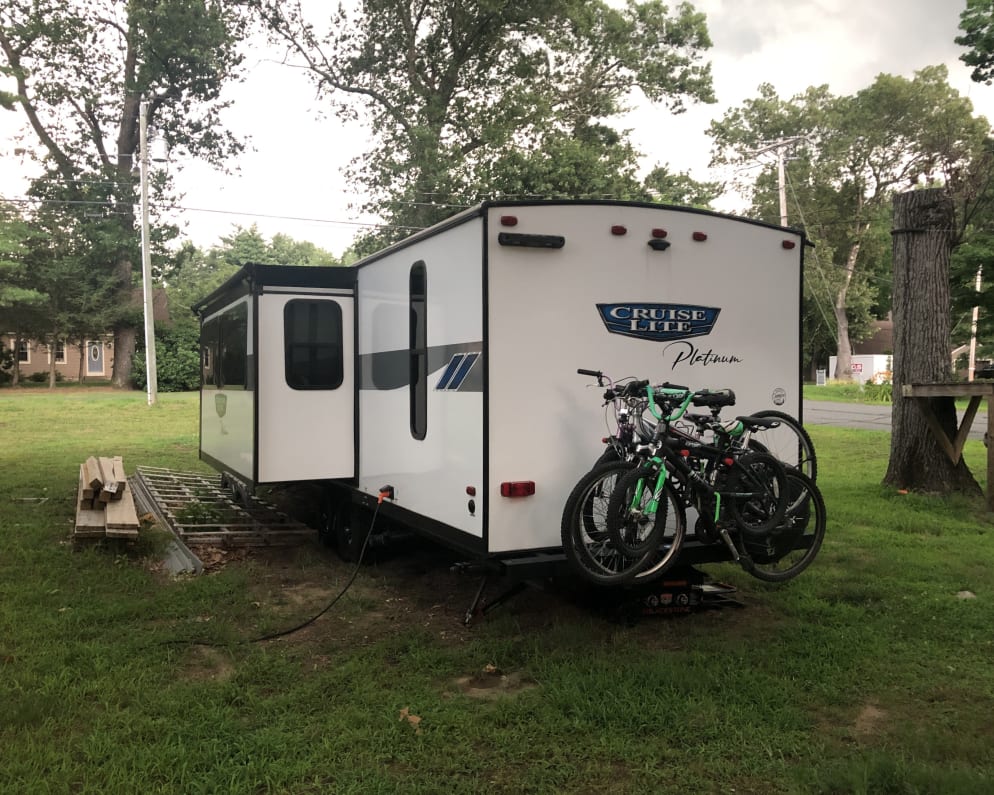 2023 Salem Cruise Lite Platinum  by Forest River for rent in 33954