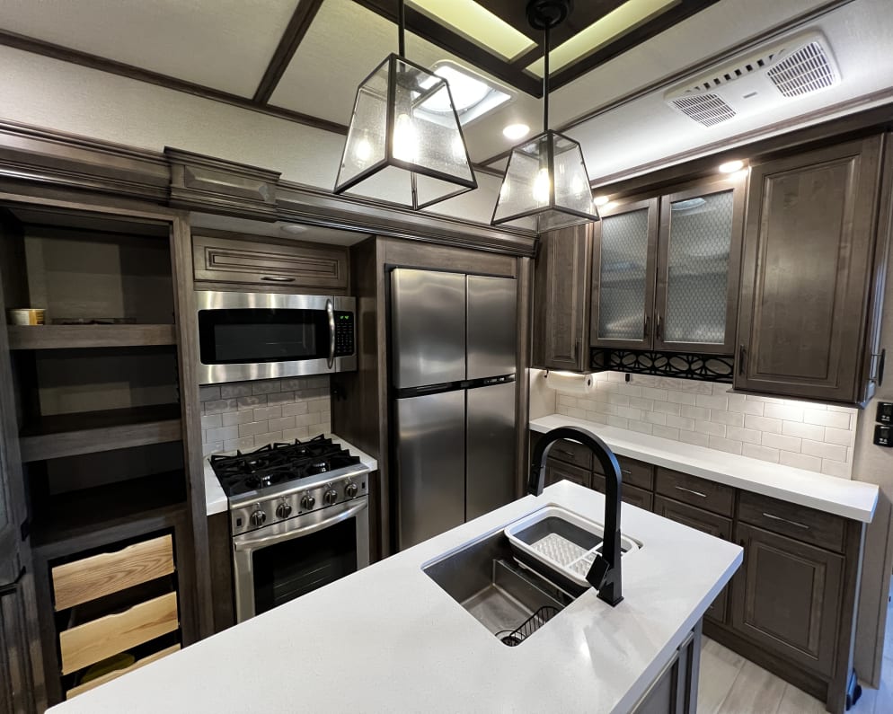 2022 Grand Design Solitude Fifth Wheel for rent in Penngrove California