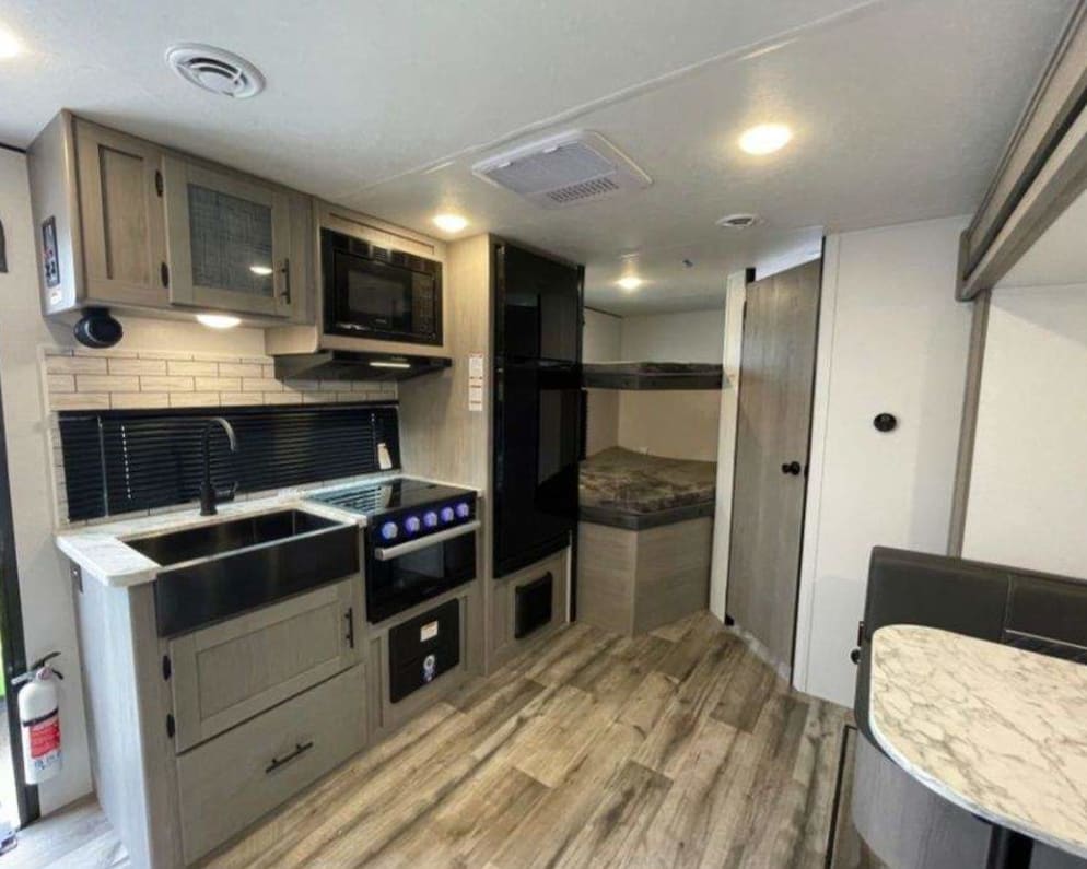 2024 Coleman 1905BH  by Dutchmen for rent in 77493
