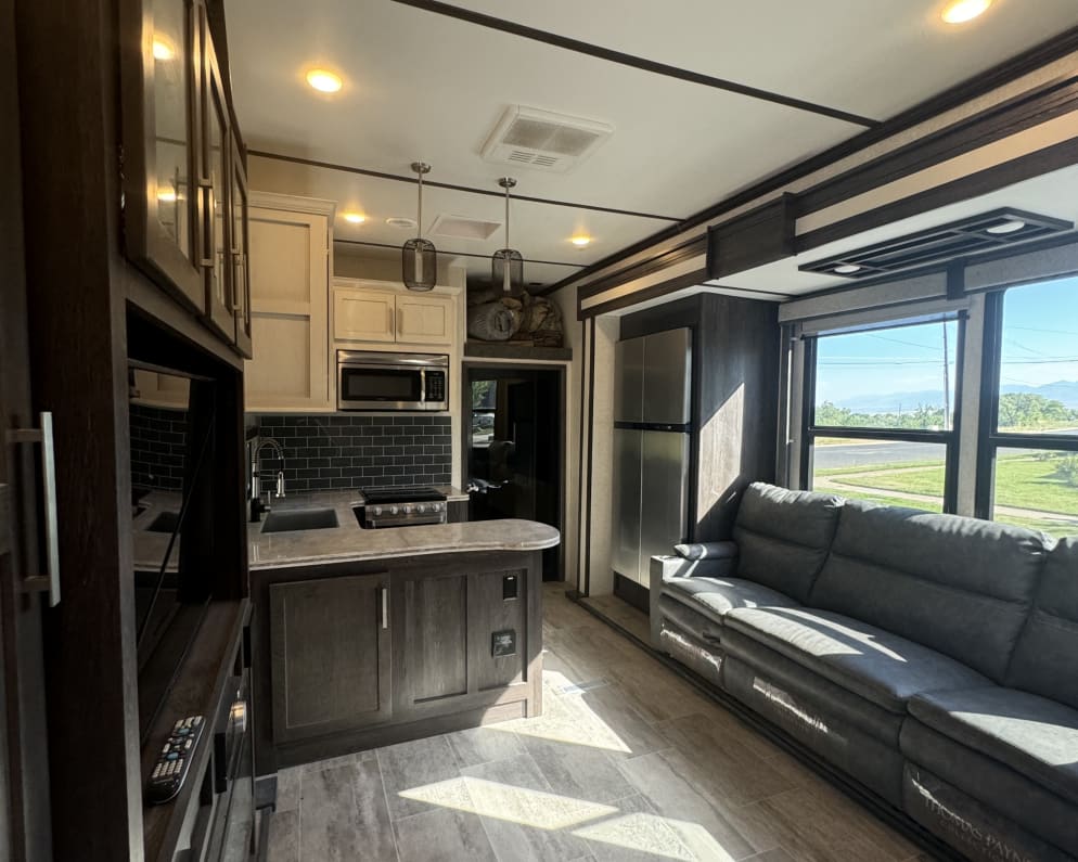 2020 Keystone Raptor Toy Hauler for rent in Kaysville Utah