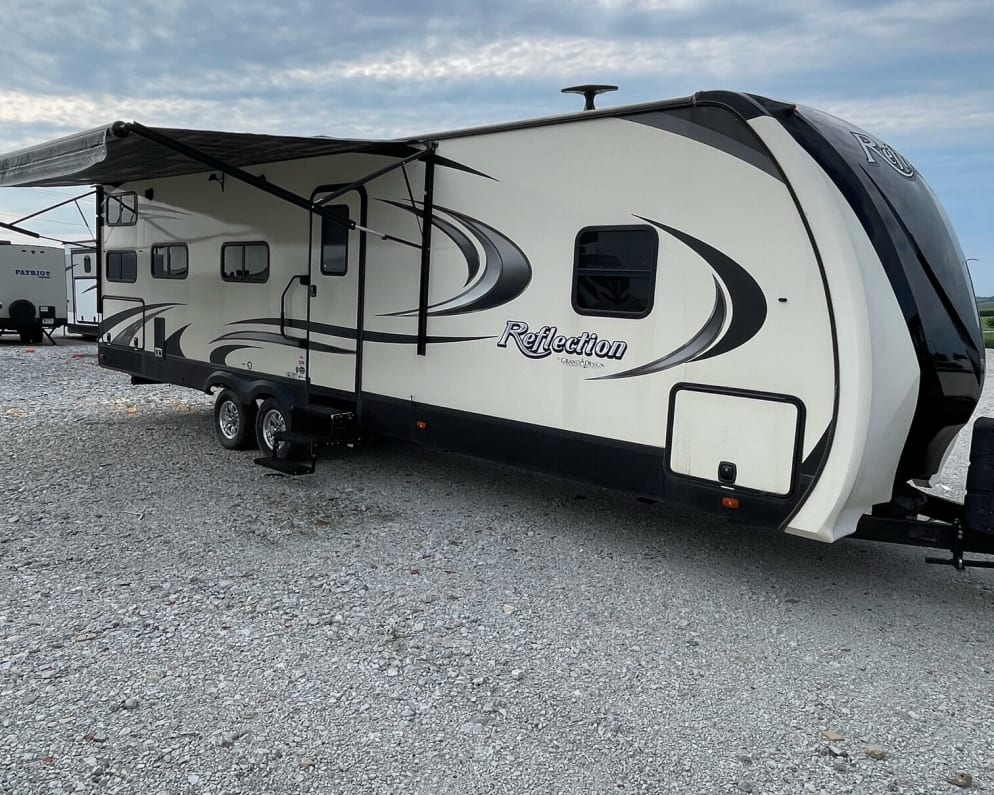 Travel Trailer RV for Rent in Omaha, Nebraska