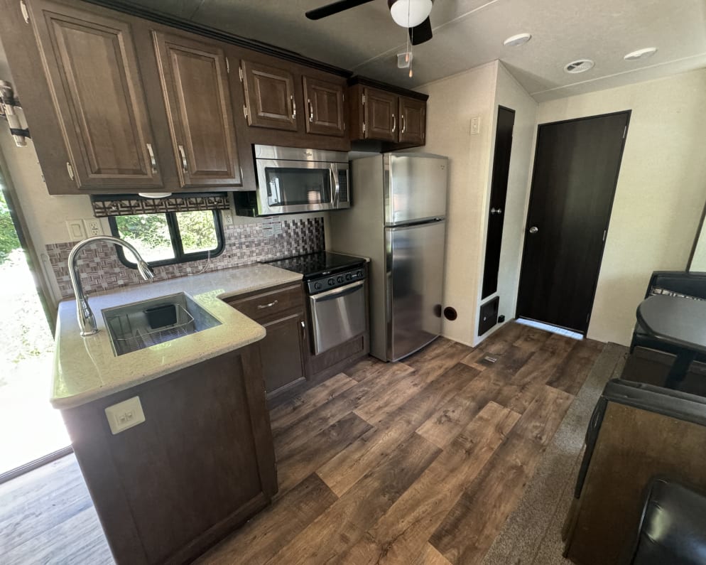 2017 Salem Villa Classic Destination  by Forest River for rent in 44090