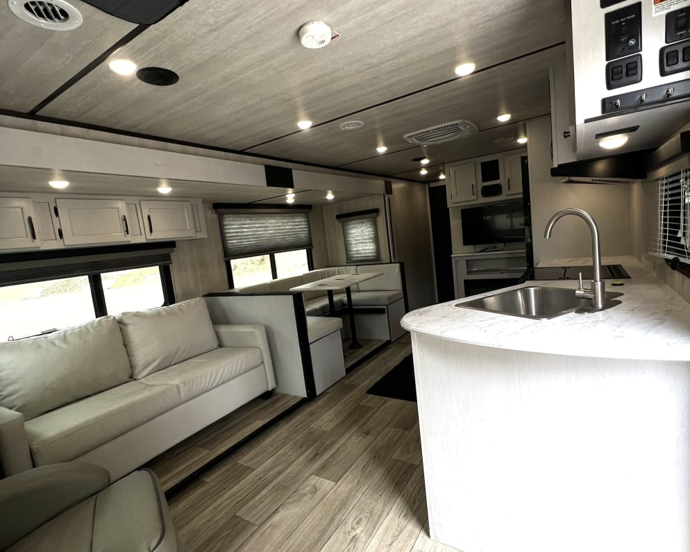 2024 27RLS  by Genesis Supreme for rent in 92595