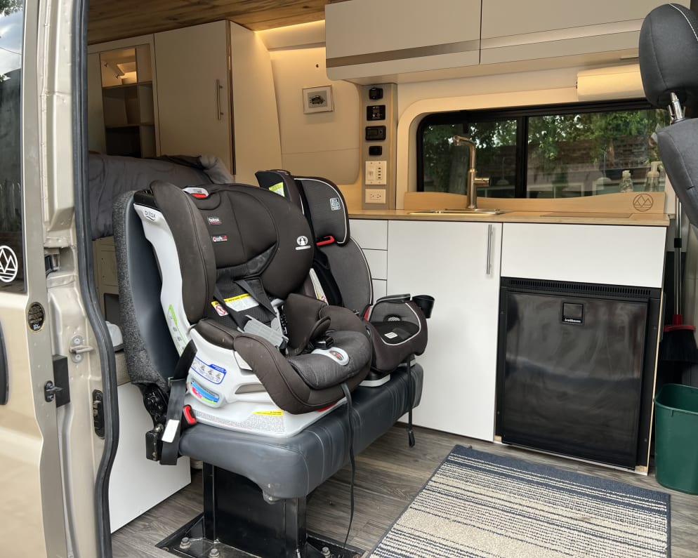 2022 LV7  by DM Vans for rent in 80211