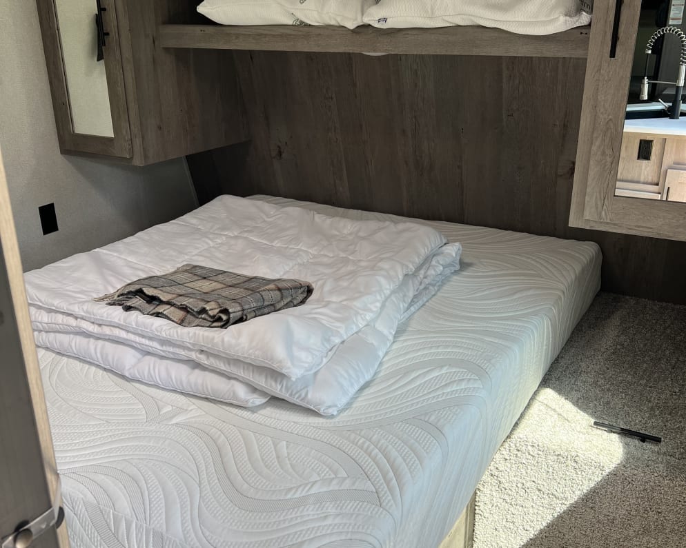 2021 Springdale  by Keystone RV for rent in 97702