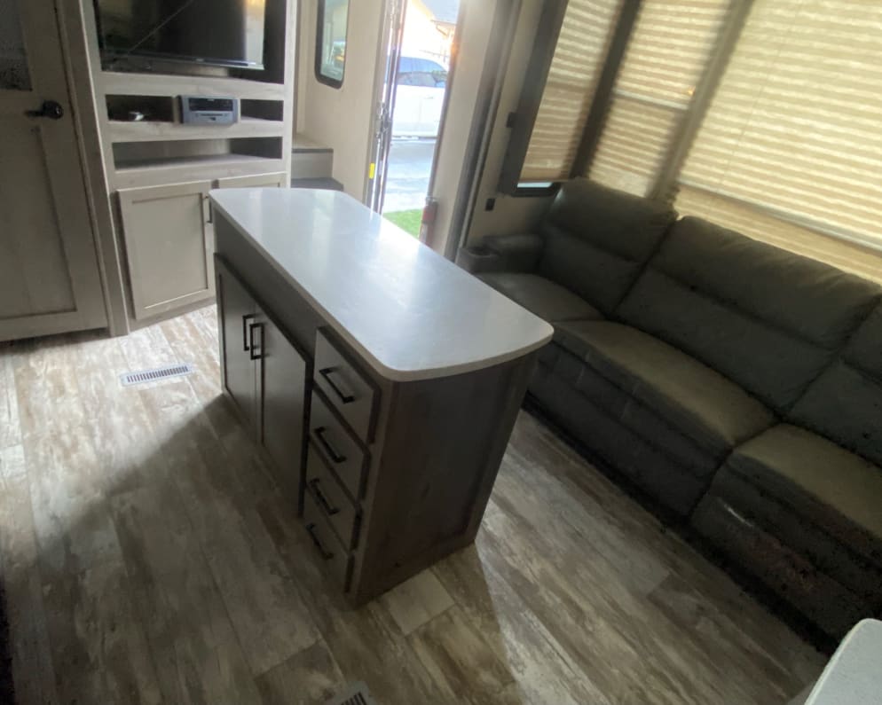 2020 Carbon  by Keystone for rent in 83647