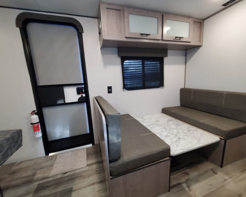 2024 Coleman Lantern LT  by Dutchmen for rent in 75169