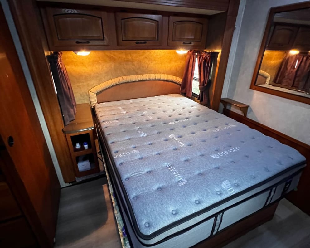 2011 Forest River Coachmen Mirada 32 DSF Class A for rent in Saratoga Springs Utah