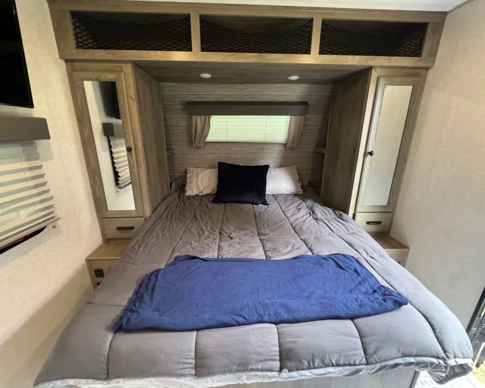 2022 Surveyor Legend  by Forest River for rent in 03229