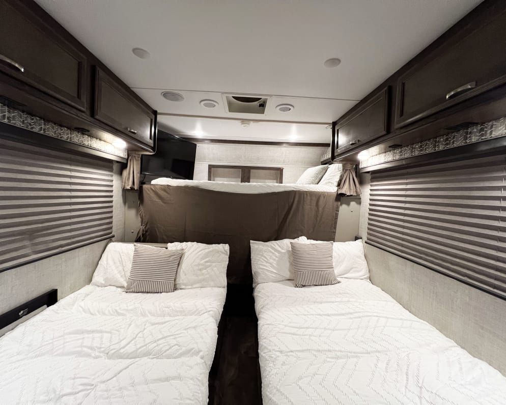 Class C RV for Rent in Elk Grove, California