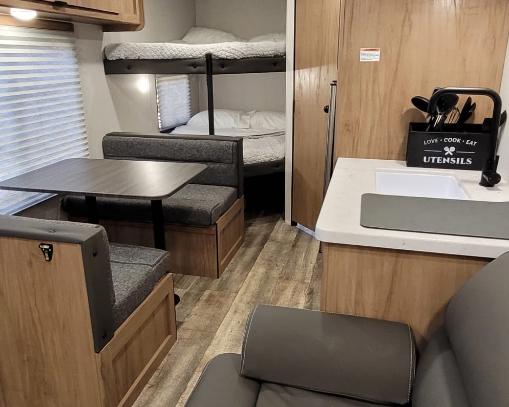 Travel Trailer RV for Rent in Amelia, Ohio