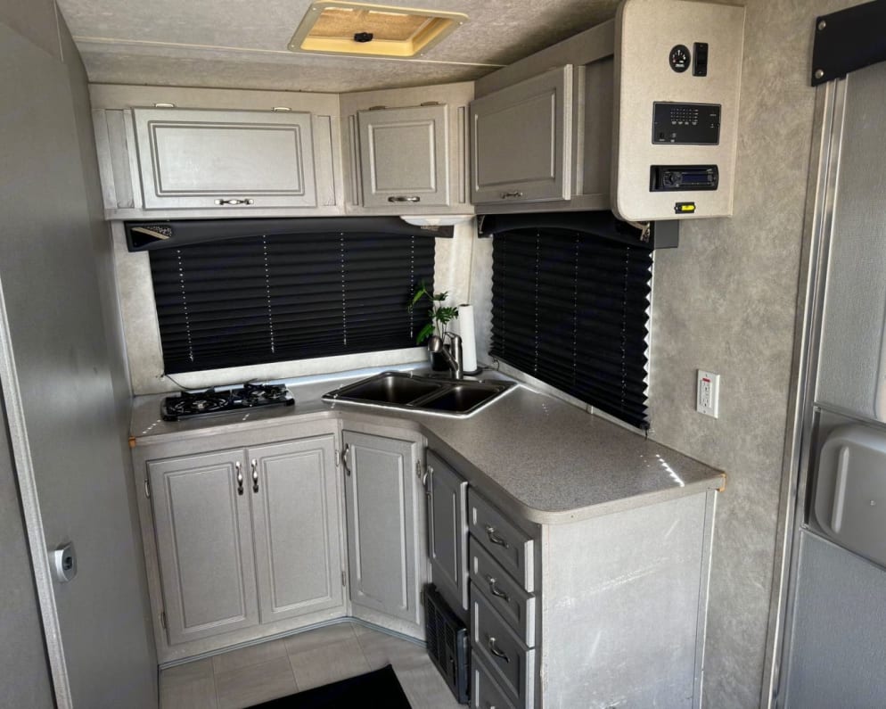 2009 1800sxfk  by Weekend Warrior for rent in 93551