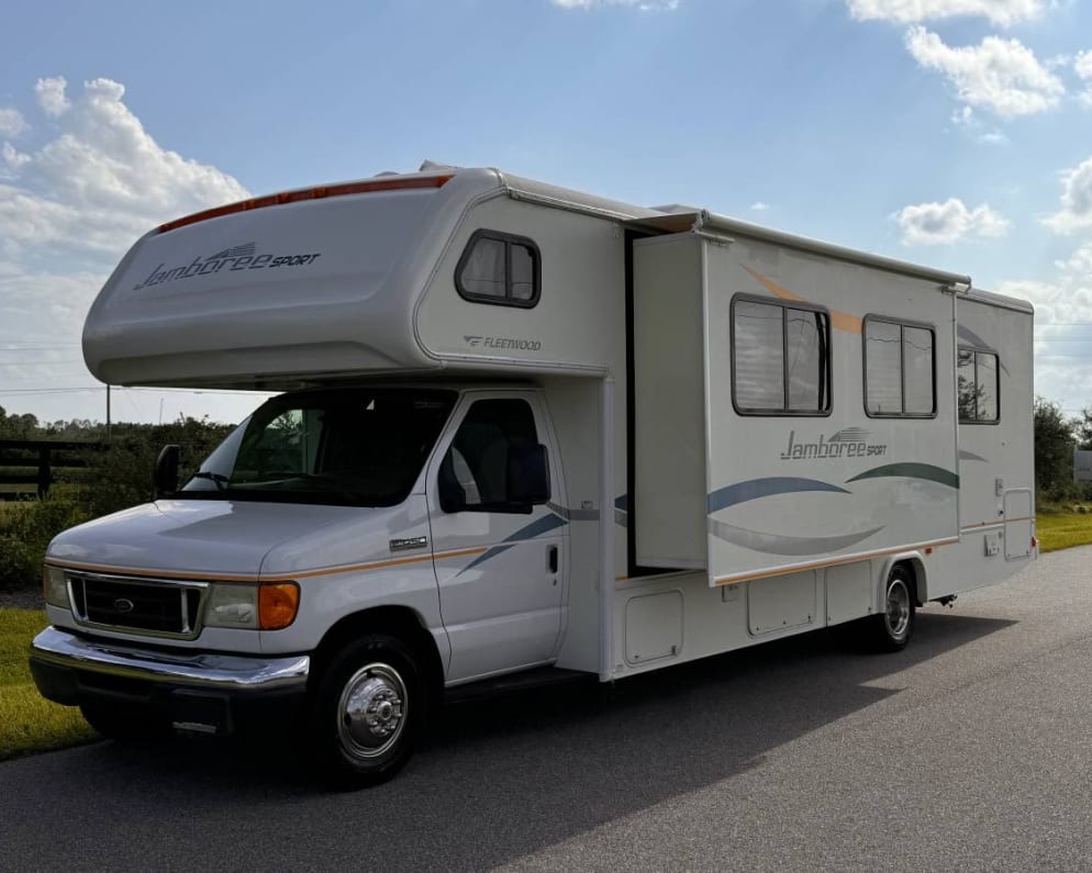Class C RV for Rent in Perry,