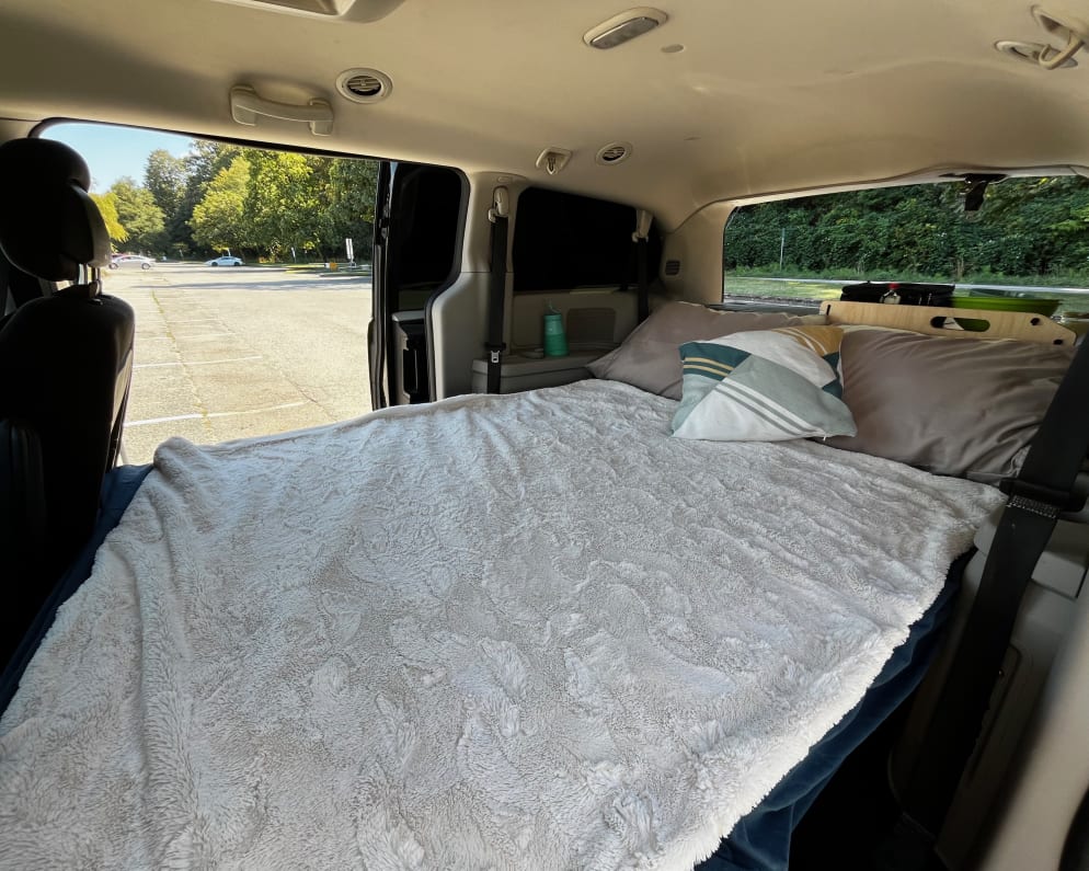 2014 Grand Caravan  by Dodge for rent in V5T 2A4